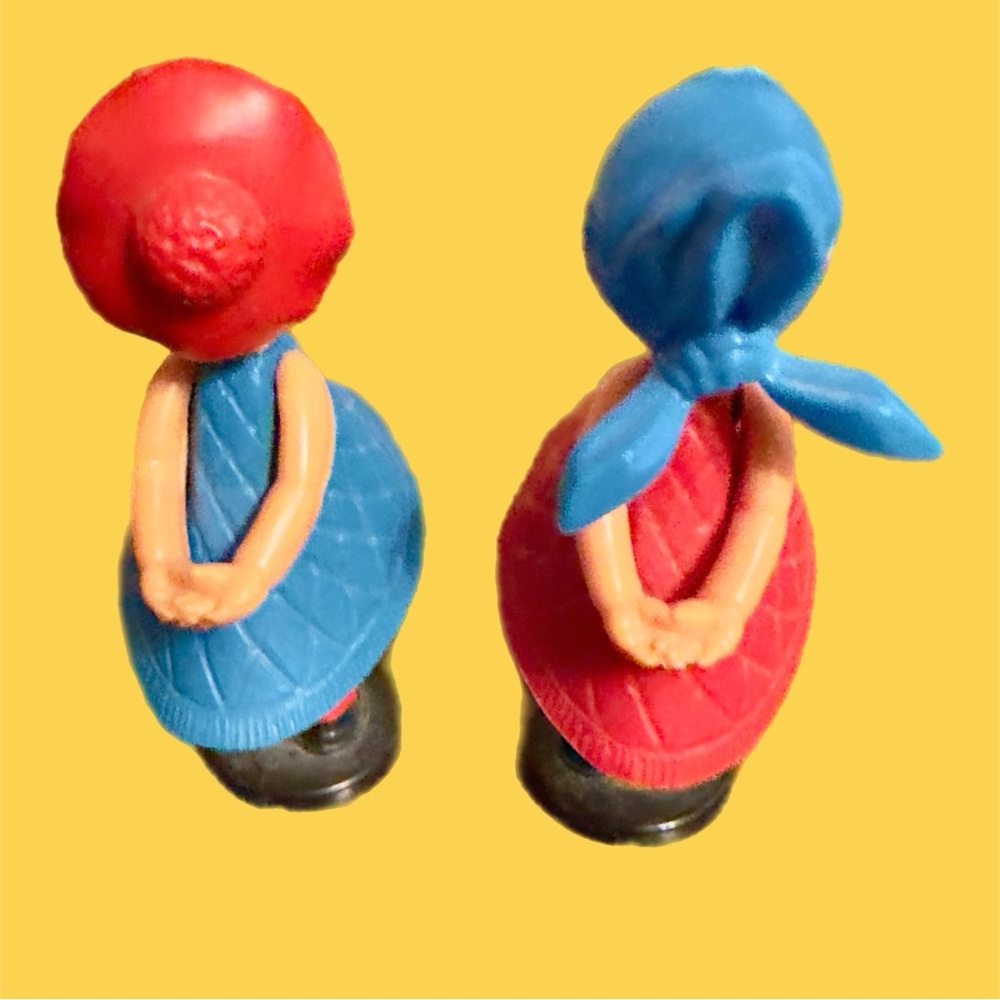 Vintage 1960’s BGM Magneto Kissing Dolls W.Germany perfect for Valentine’s Day - Picture 3 of 5